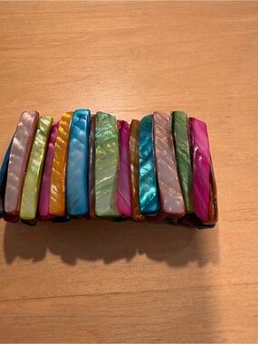 Multicolor Iridescent Seashells Stretch Bracelet